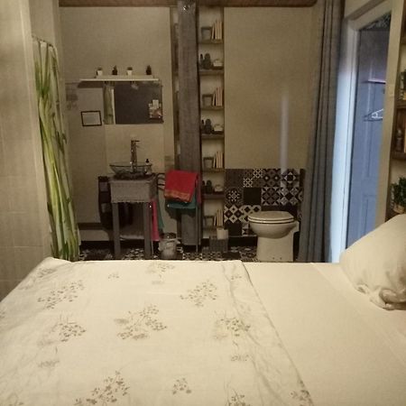 Le Repaire Des Ecureuils Bed & Breakfast Bourg-Argental Exterior photo