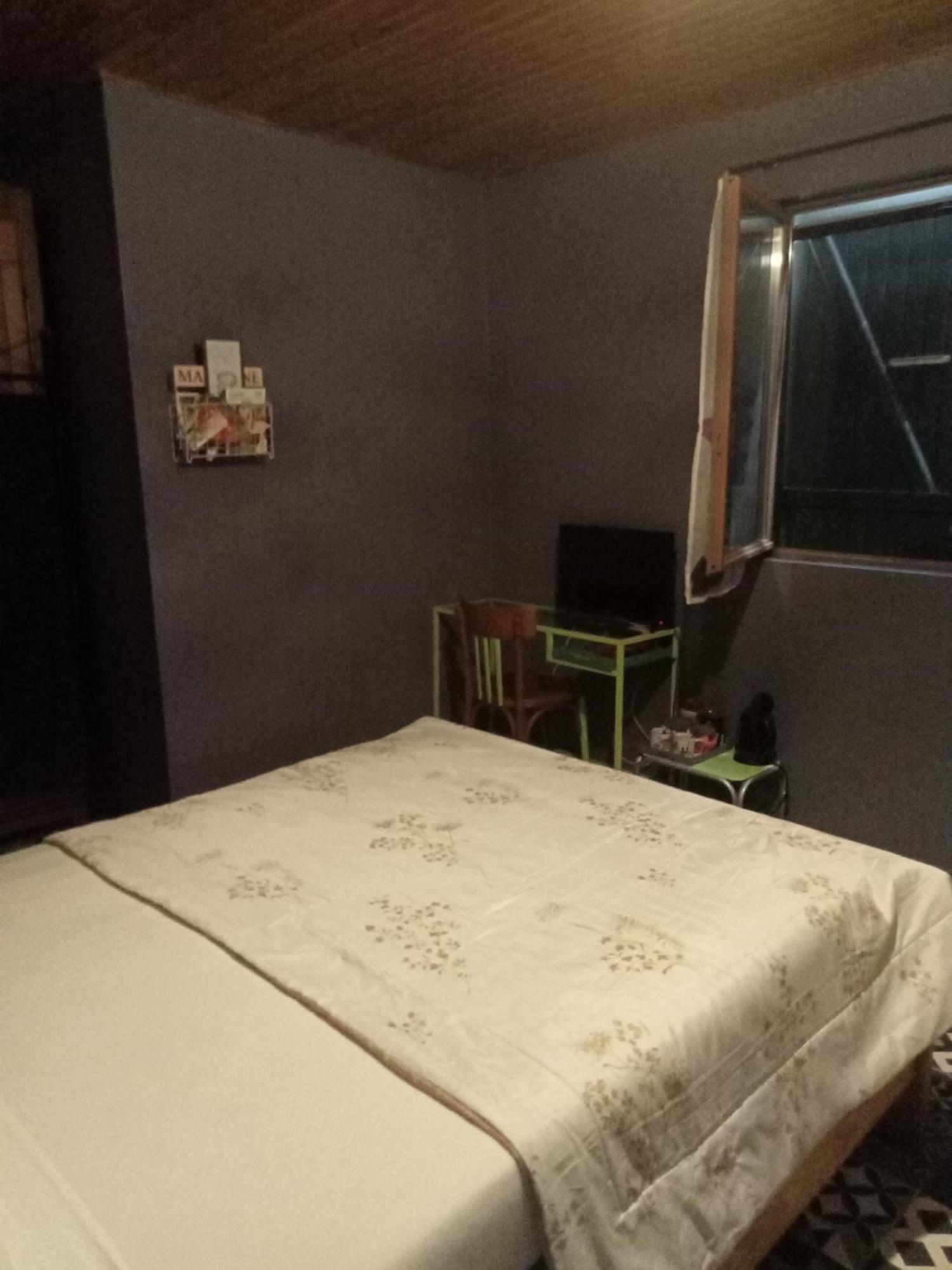 Le Repaire Des Ecureuils Bed & Breakfast Bourg-Argental Exterior photo